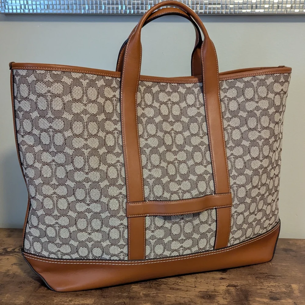Coach Toby Turnlock Tote - Picture 2 of 11